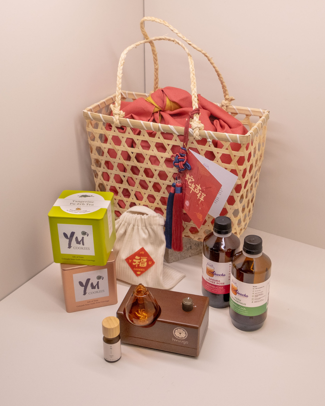 Full contents of Hyuuga's CNY GIft Ready Hamper